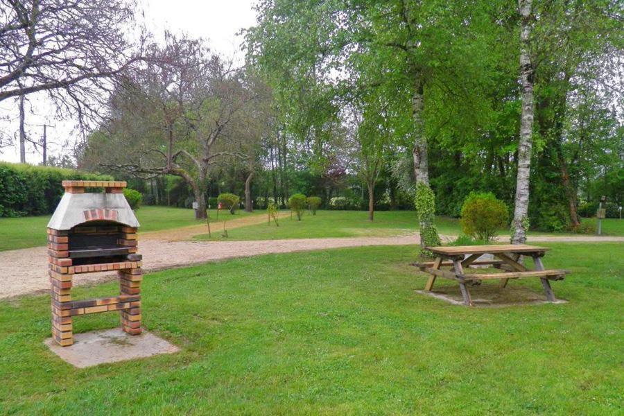Camping De Baignes Ξενοδοχείο Εξωτερικό φωτογραφία