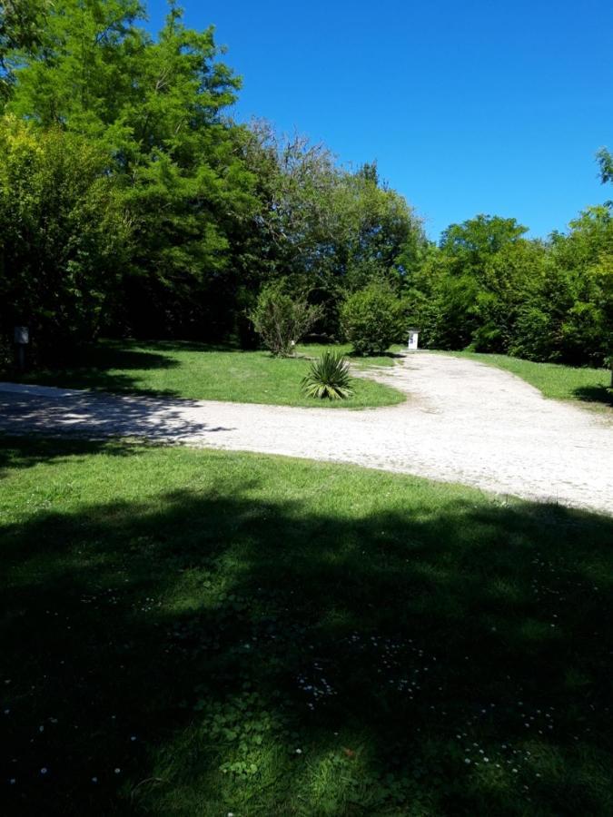 Camping De Baignes Ξενοδοχείο Εξωτερικό φωτογραφία